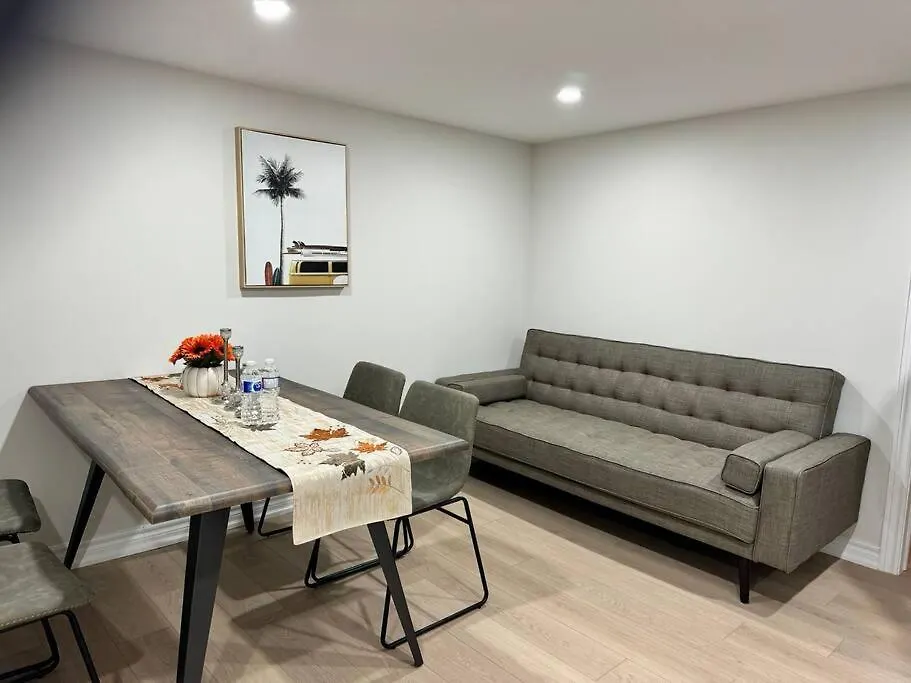 Renovated - Private Entrance & Kitchen - 1 Bedroom Toronto