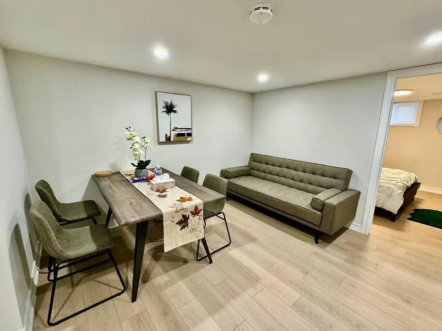 Renovated - Private Entrance & Kitchen - 1 Bedroom Toronto